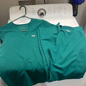 figs S one pocket hunter green w S kade cargo regular length pants.